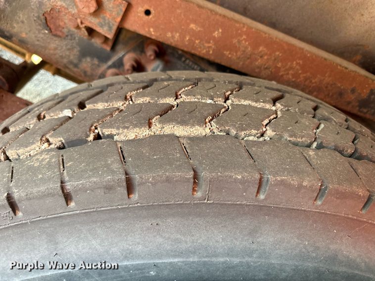 image for item DL0440 2005 International 7400 dump truck