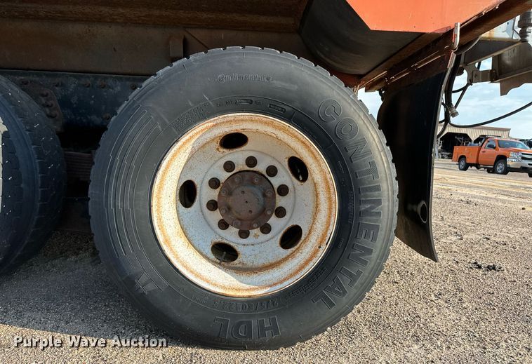 image for item DL0440 2005 International 7400 dump truck