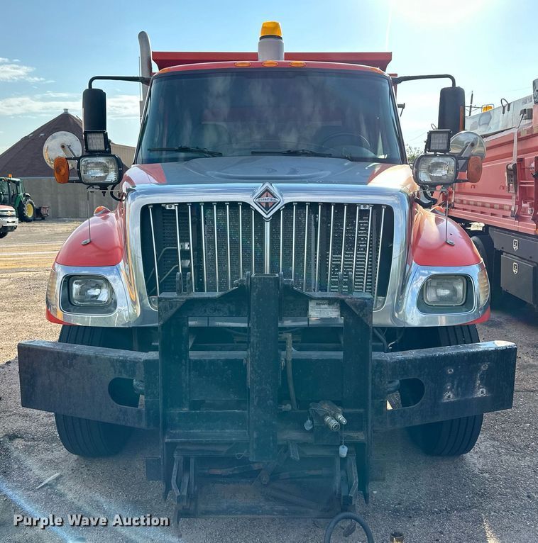 image for item DL0441 2005 International 7400 dump truck