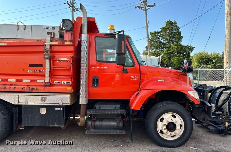 image for item DL0441 2005 International 7400 dump truck