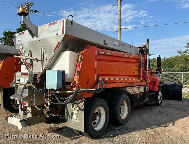 image for item DL0441 2005 International 7400 dump truck