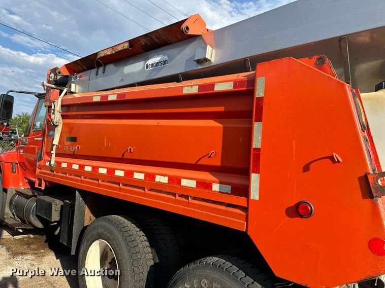 image for item DL0441 2005 International 7400 dump truck