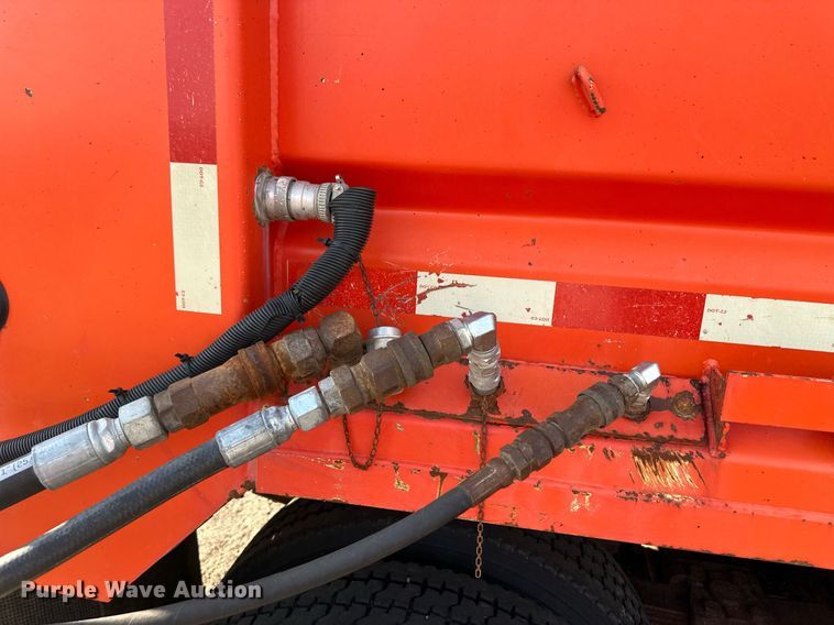 image for item DL0441 2005 International 7400 dump truck