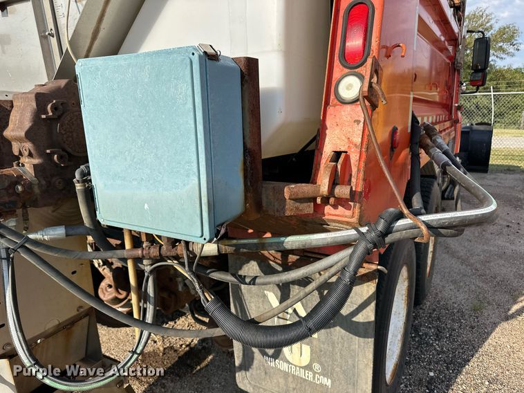 image for item DL0441 2005 International 7400 dump truck