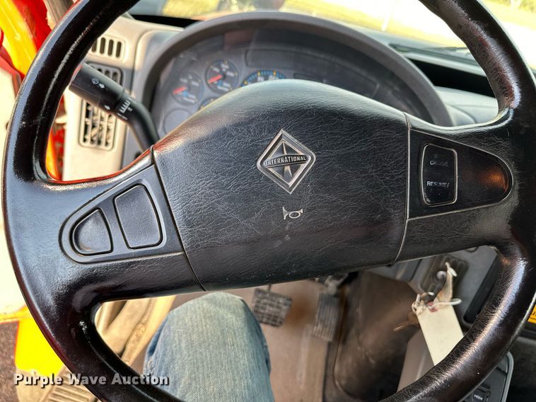 image for item DL0441 2005 International 7400 dump truck