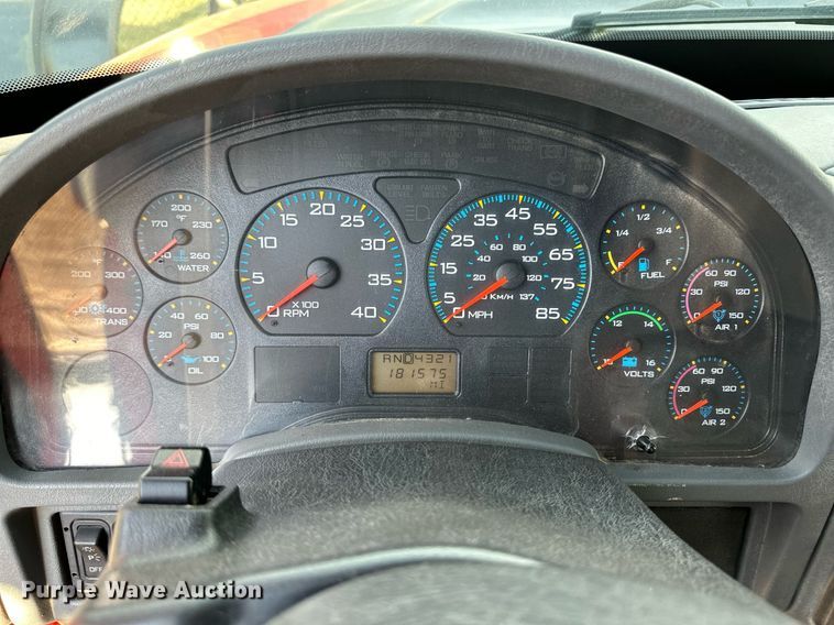 image for item DL0441 2005 International 7400 dump truck