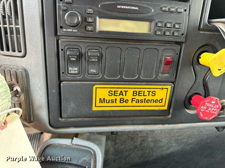 image for item DL0441 2005 International 7400 dump truck