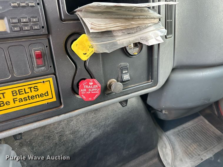 image for item DL0441 2005 International 7400 dump truck