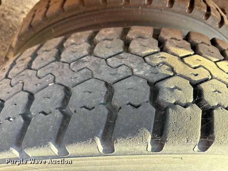 image for item DL0441 2005 International 7400 dump truck