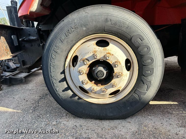 image for item DL0441 2005 International 7400 dump truck