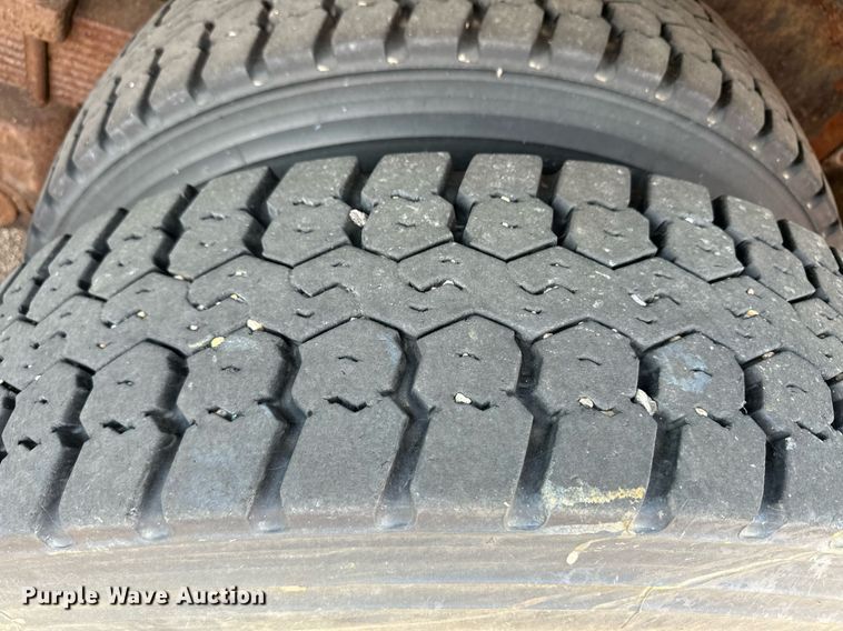 image for item DL0441 2005 International 7400 dump truck