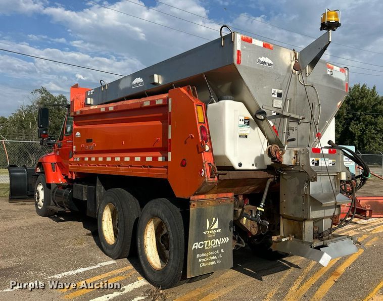 image for item DL0442 2005 International 7400 dump truck