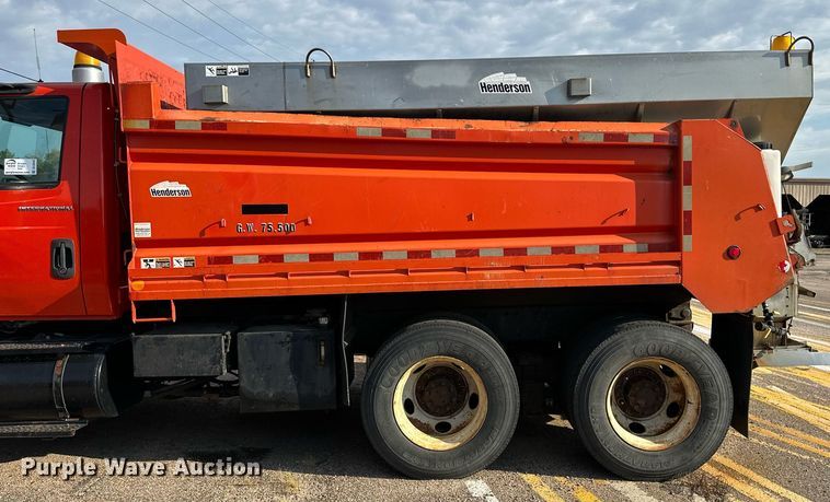 image for item DL0442 2005 International 7400 dump truck