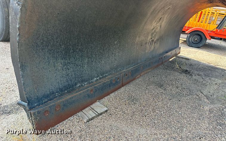 image for item DL0442 2005 International 7400 dump truck