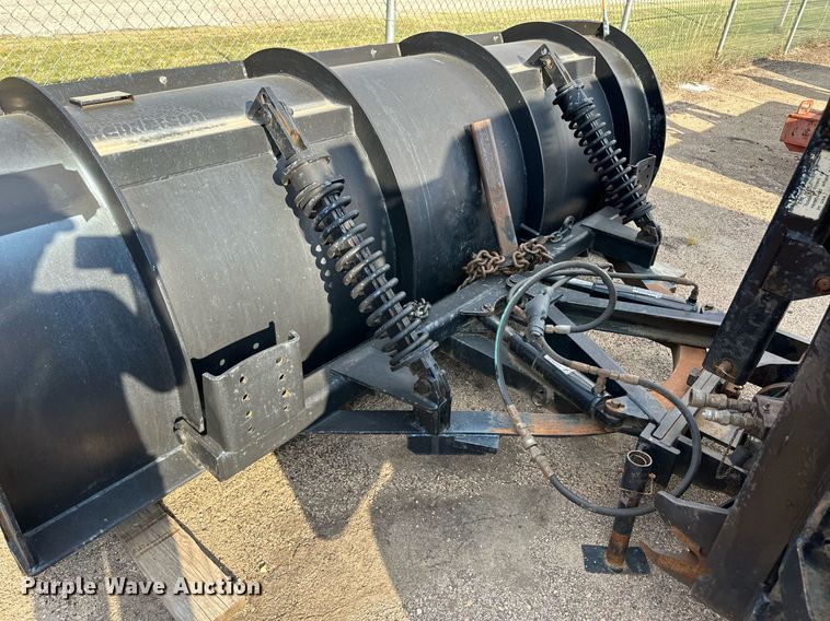 image for item DL0442 2005 International 7400 dump truck