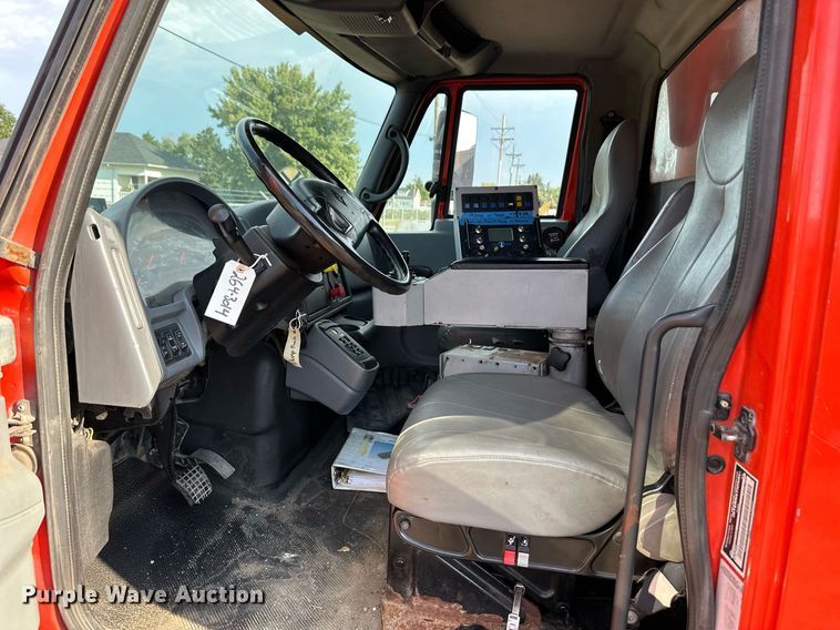 image for item DL0442 2005 International 7400 dump truck