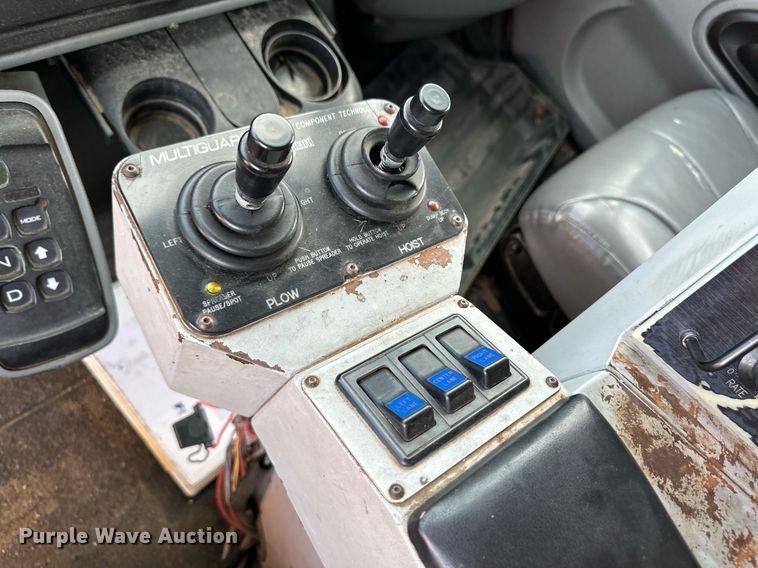 image for item DL0442 2005 International 7400 dump truck