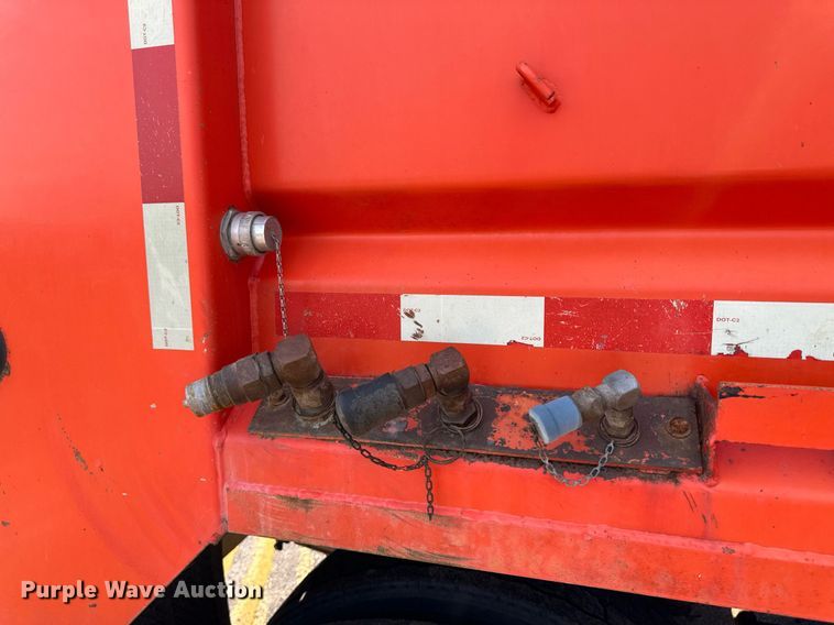 image for item DL0442 2005 International 7400 dump truck