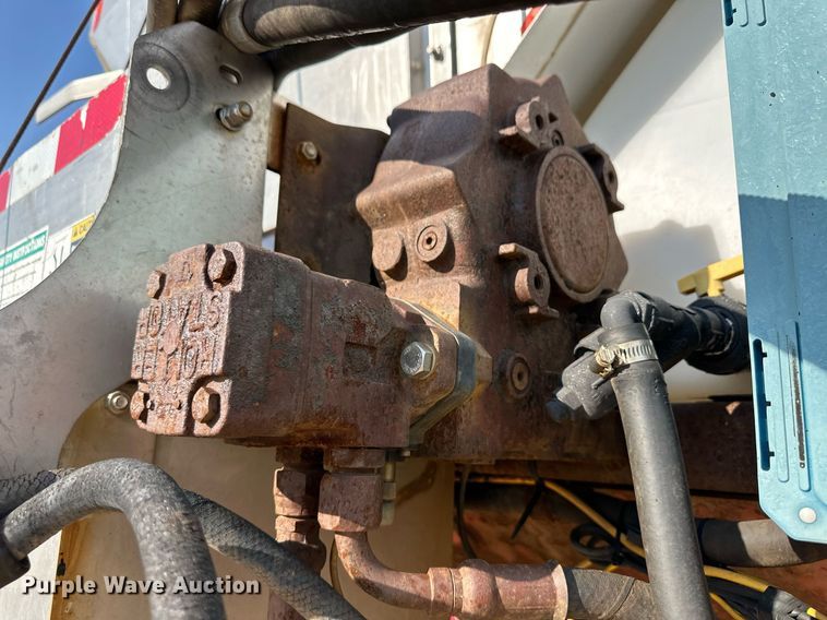 image for item DL0442 2005 International 7400 dump truck