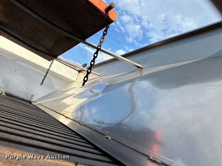 image for item DL0442 2005 International 7400 dump truck