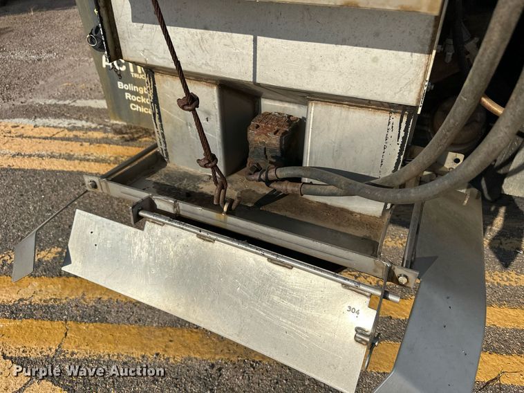 image for item DL0442 2005 International 7400 dump truck