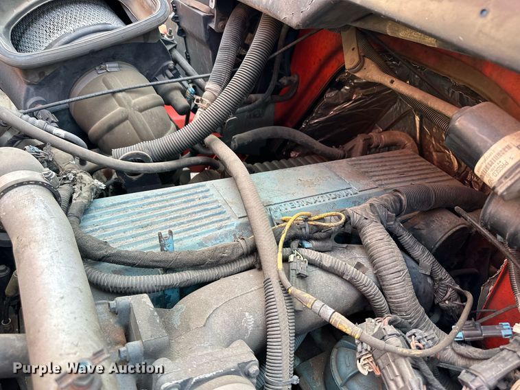 image for item DL0442 2005 International 7400 dump truck