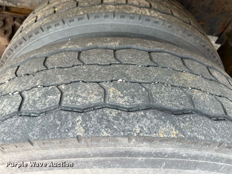 image for item DL0442 2005 International 7400 dump truck