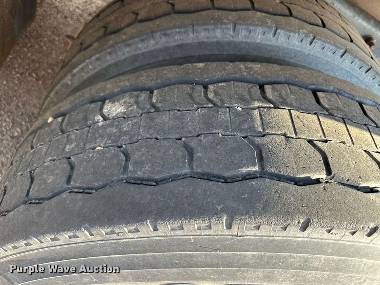 image for item DL0442 2005 International 7400 dump truck