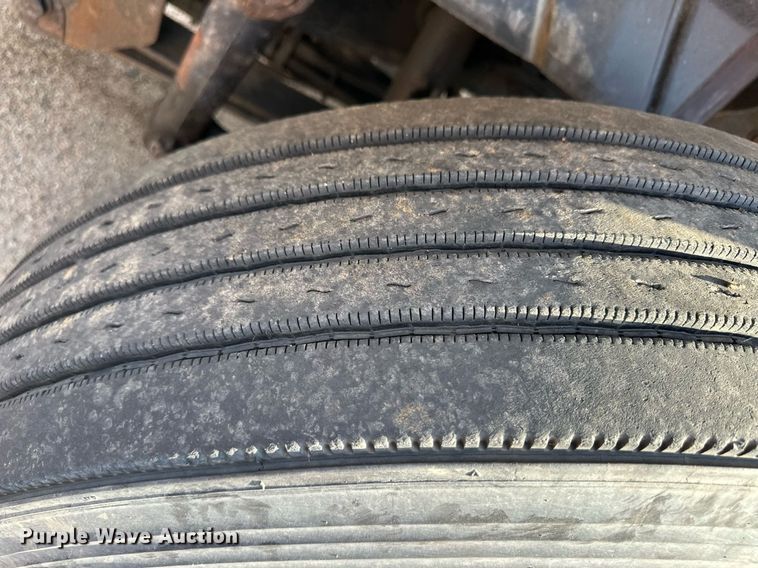 image for item DL0442 2005 International 7400 dump truck