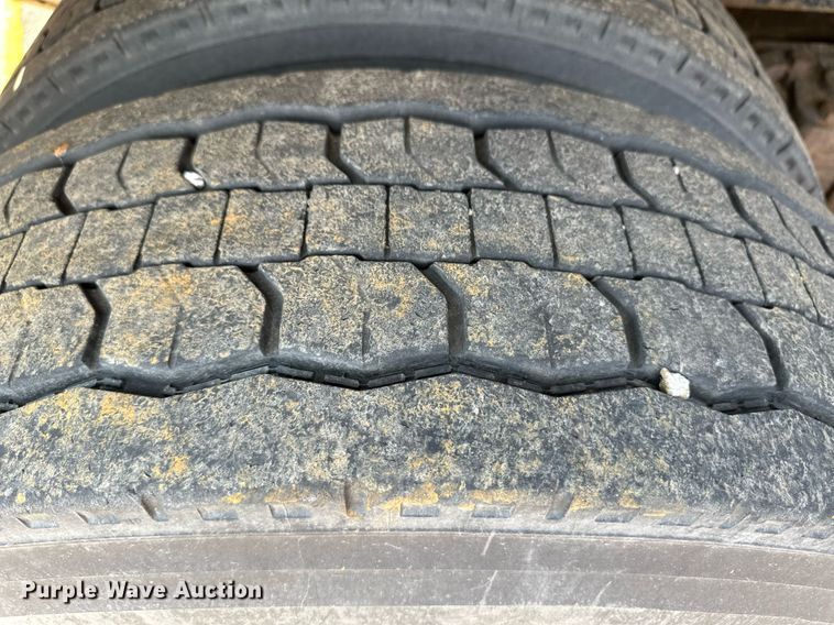 image for item DL0442 2005 International 7400 dump truck