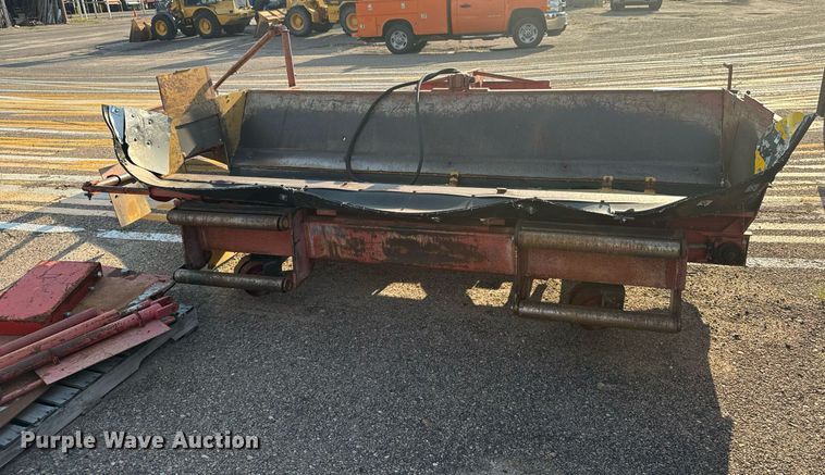 image for item DL0443 2005 HTC 2000 shouldering machine