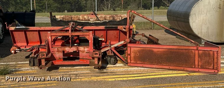 image for item DL0443 2005 HTC 2000 shouldering machine