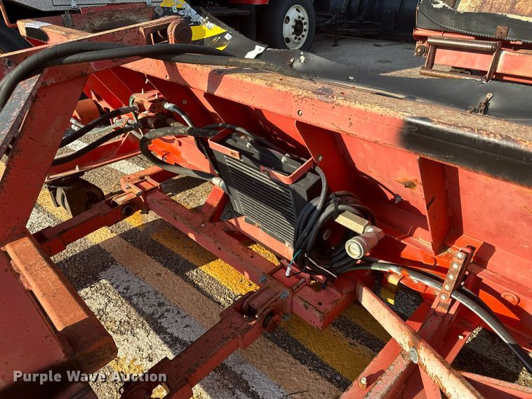 image for item DL0443 2005 HTC 2000 shouldering machine