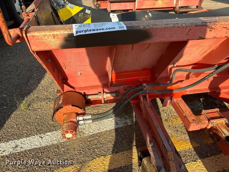 image for item DL0443 2005 HTC 2000 shouldering machine