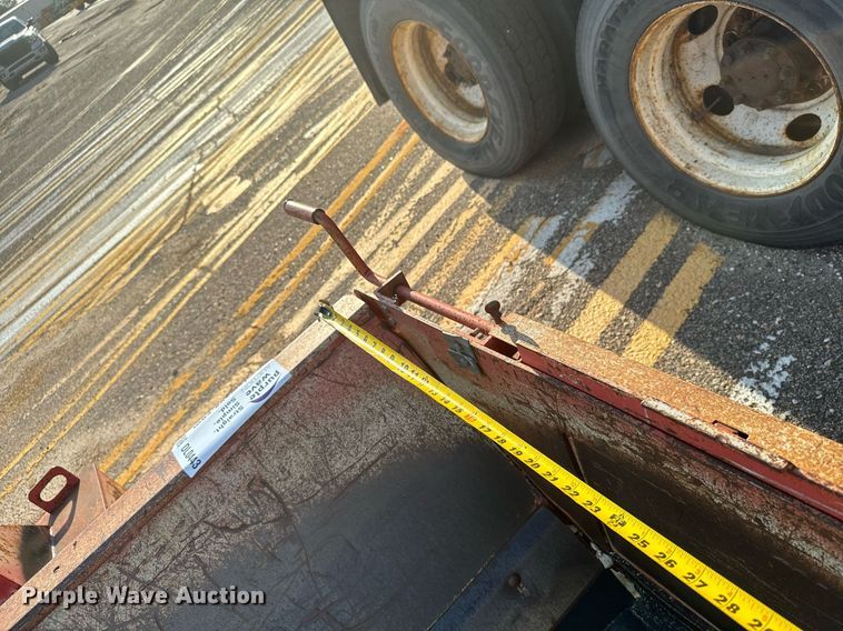 image for item DL0443 2005 HTC 2000 shouldering machine