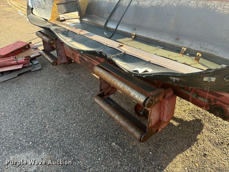 image for item DL0443 2005 HTC 2000 shouldering machine