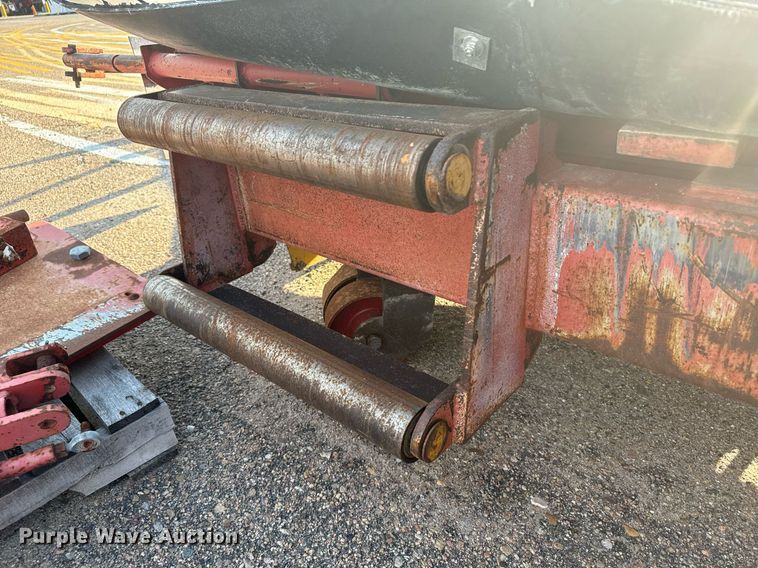 image for item DL0443 2005 HTC 2000 shouldering machine