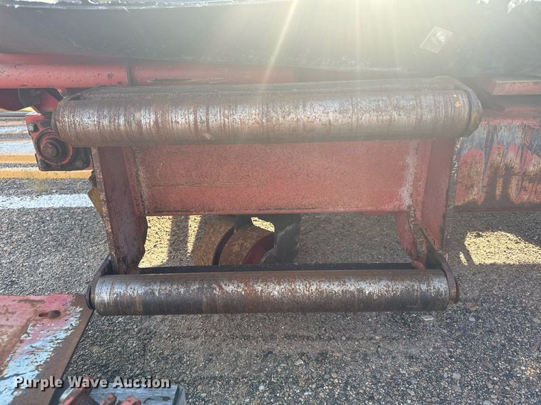 image for item DL0443 2005 HTC 2000 shouldering machine