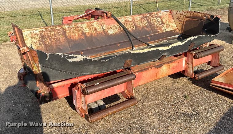 image for item DL0444 2005 HTC 2000 shouldering machine