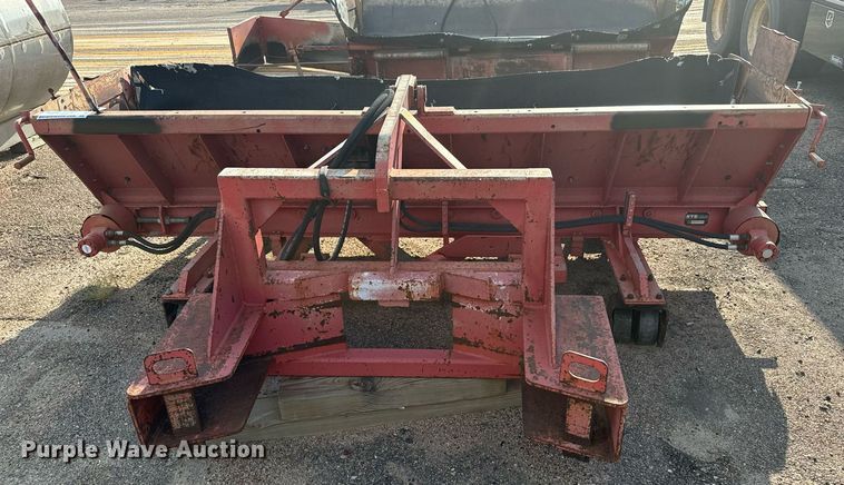 image for item DL0444 2005 HTC 2000 shouldering machine