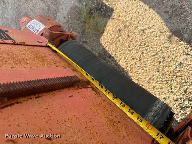 image for item DL0444 2005 HTC 2000 shouldering machine