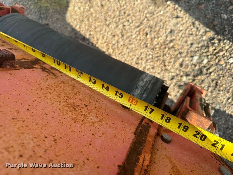 image for item DL0444 2005 HTC 2000 shouldering machine