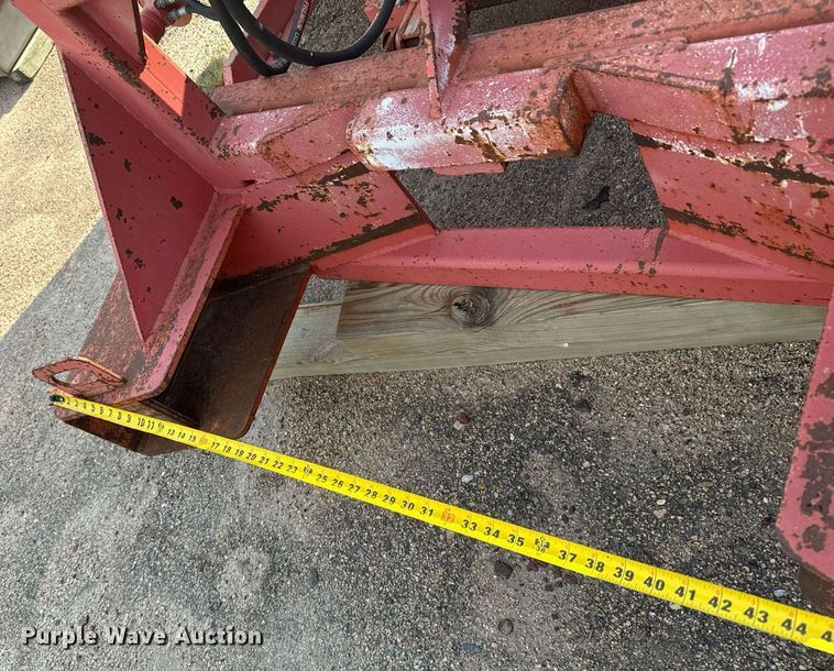 image for item DL0444 2005 HTC 2000 shouldering machine