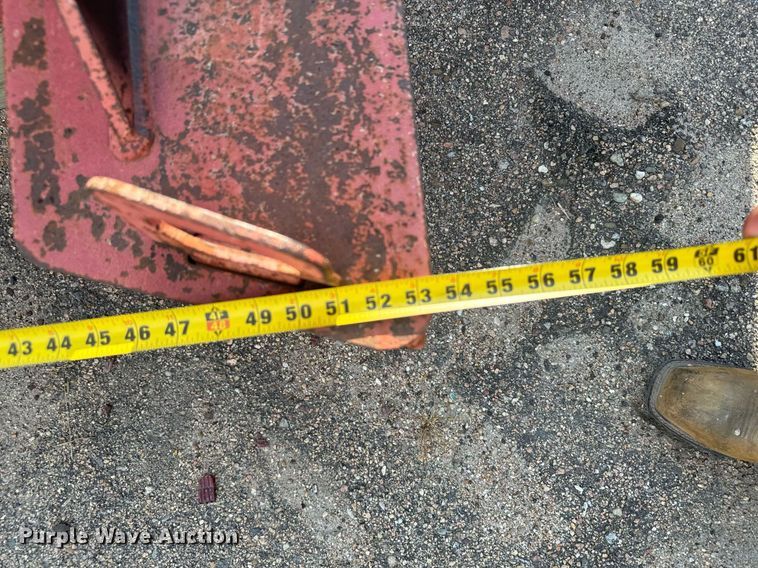 image for item DL0444 2005 HTC 2000 shouldering machine