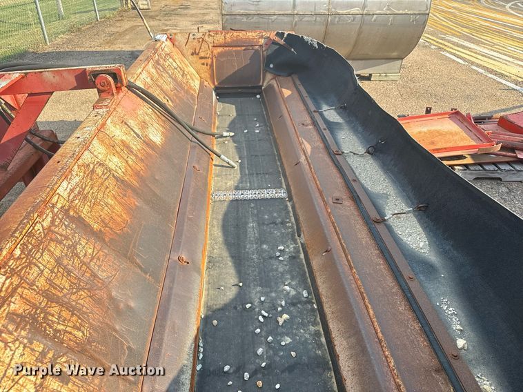 image for item DL0444 2005 HTC 2000 shouldering machine