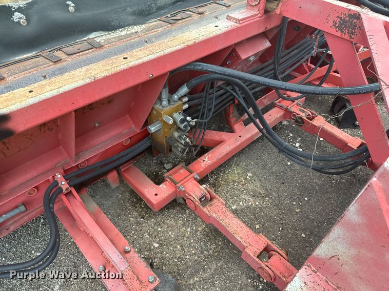 image for item DL0445 2006 HTC 2000 shouldering machine