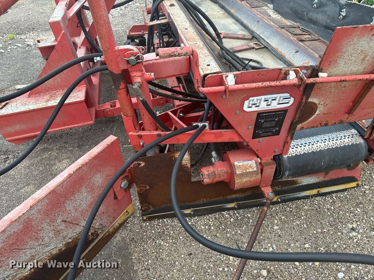 image for item DL0445 2006 HTC 2000 shouldering machine