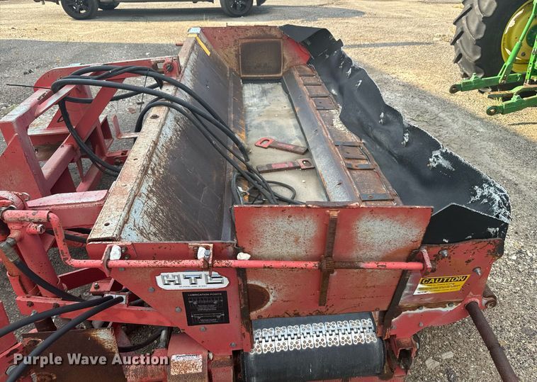 image for item DL0445 2006 HTC 2000 shouldering machine