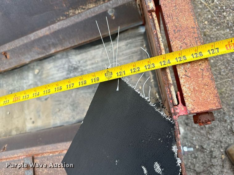 image for item DL0445 2006 HTC 2000 shouldering machine