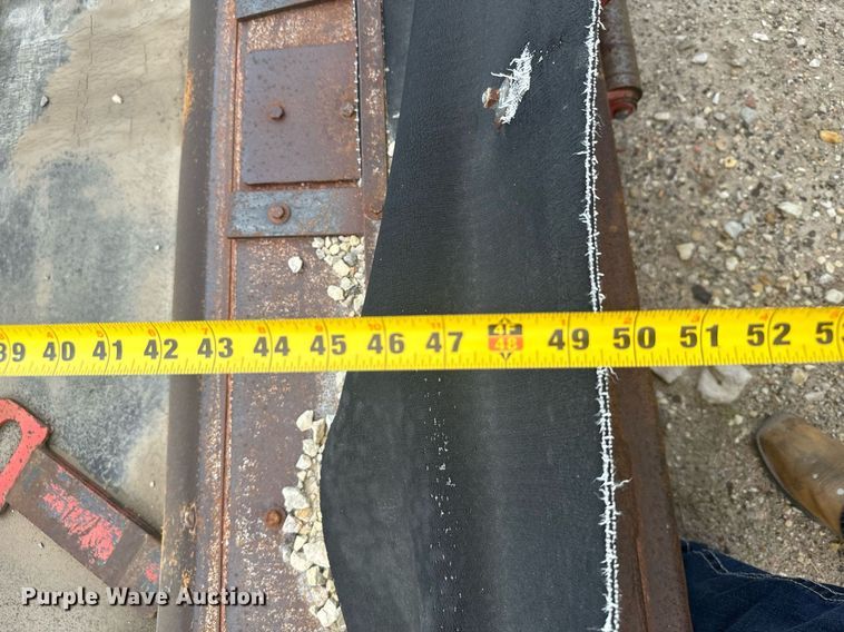 image for item DL0445 2006 HTC 2000 shouldering machine